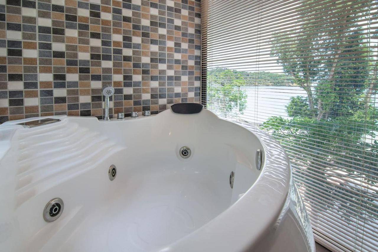 Koh Sirey Beachfront Pool - 2 Bedrooms House Villa Phuket